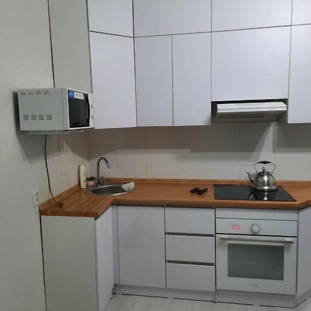 Ferienwohnung Кошкарбаева 45 Б Astana Exterior foto