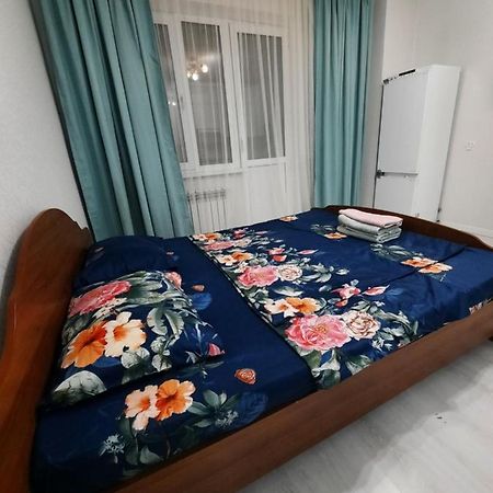 Ferienwohnung Кошкарбаева 45 Б Astana Exterior foto